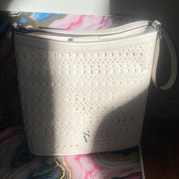 Chic Cream Shoulder Bag - Picture 9 of 9